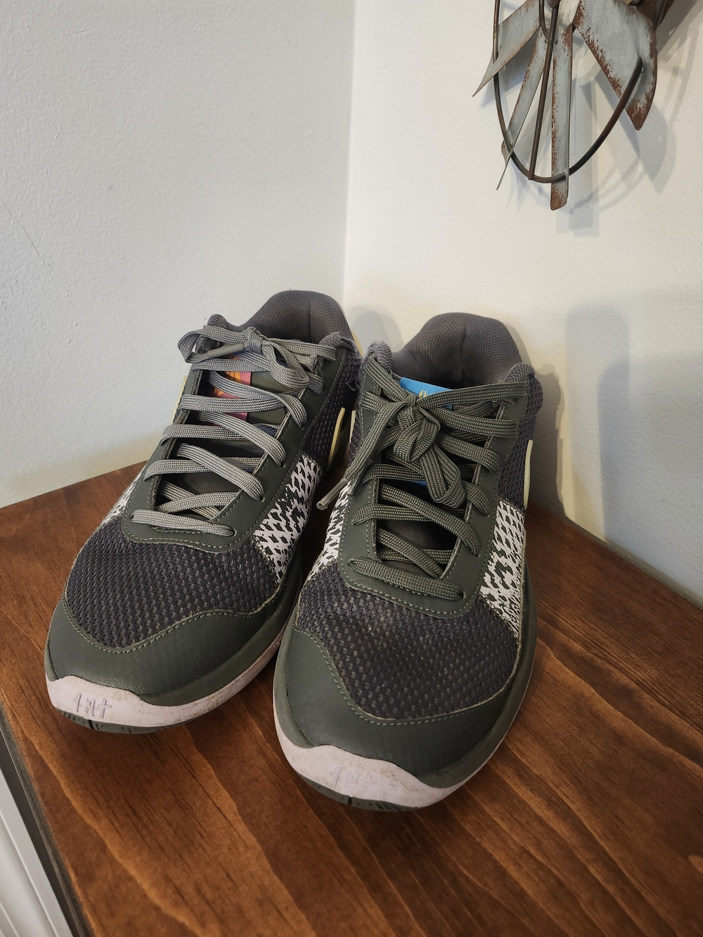 Nike Men's Olive Green and Gray Trainer Sneakers